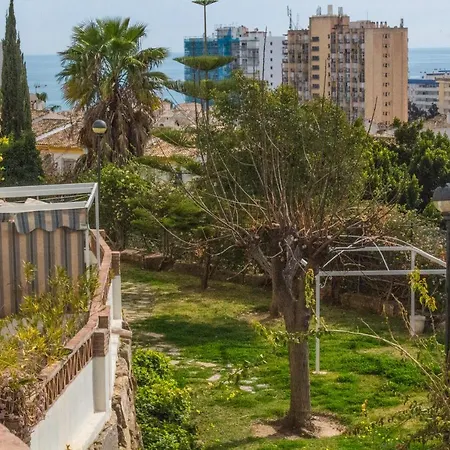 2bdr Sunny With Pool And Private Parking In