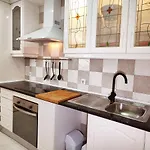 2bdr Sunny With Pool And Private Parking In Apartman *