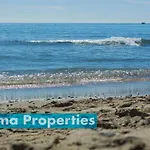 2bdr Sunny With Pool And Private Parking In