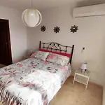 2bdr Sunny With Pool And Private Parking In Apartman *