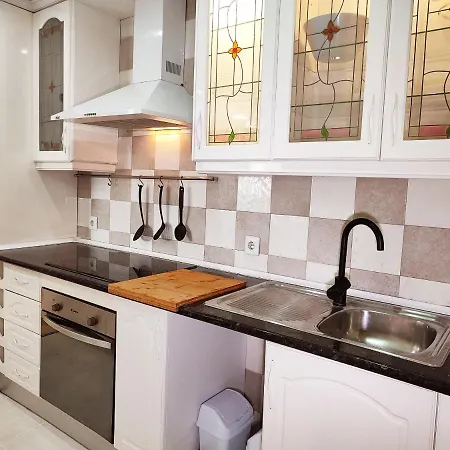 2bdr Sunny With Pool And Private Parking In Lejlighed *