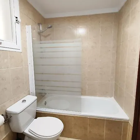 2bdr Sunny With Pool And Private Parking In Lejlighed