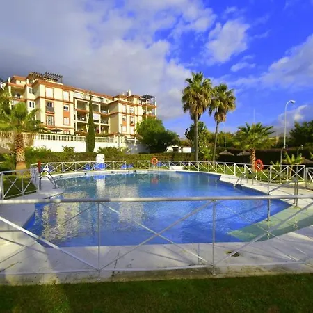 2bdr Sunny With Pool And Private Parking In Lejlighed