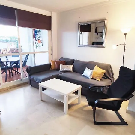 2bdr Sunny With Pool And Private Parking In Apartman *