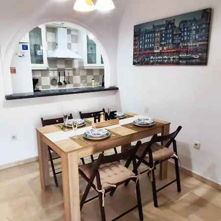 Lejlighed 2bdr Sunny With Pool And Private Parking In *
